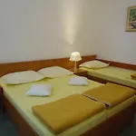 Daire Apartmani Izabela *