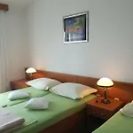 Daire Apartmani Izabela *